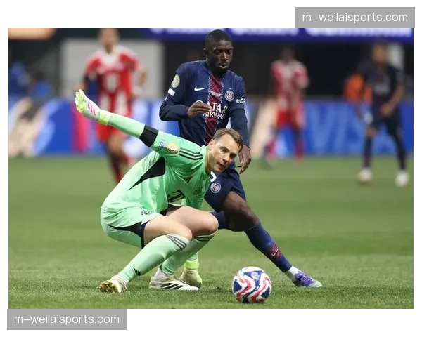 法甲观察：巴黎圣日耳曼半场压制，但登贝莱多次射门偏离目标