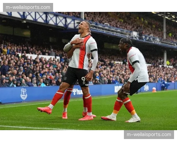 热刺2-0轻取卢顿，库卢塞夫斯基传射，热刺稳居第五