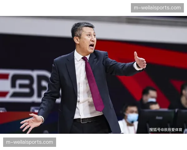 【2026年4月CBA联赛赛季风格演化路径·赛中·报道季后赛出现罕见一幕：双方主教练因对判罚不满，先后被吹技术犯规