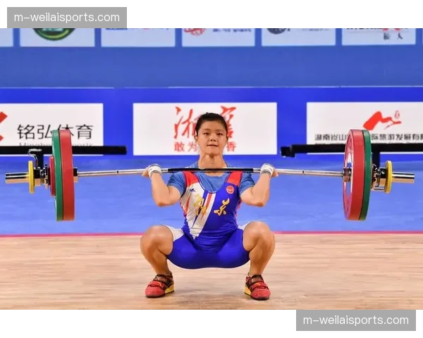 世界大学生举重锦标赛下月开赛，中国派出以年轻队员为主的阵容练兵